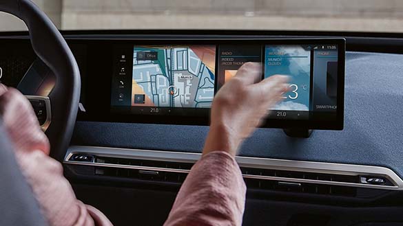 Zakrzywiony wyświetlacz.